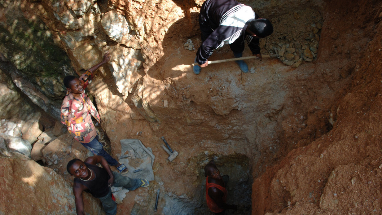 Apple’s promise to stop mining for metals is great news for the developing world