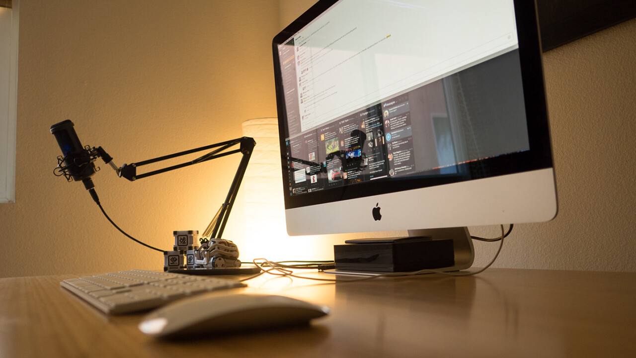 30 days of standing: My experience with a sit/stand desk