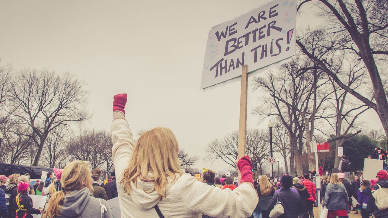 This AI can recognize protesters at rallies, even in disguise