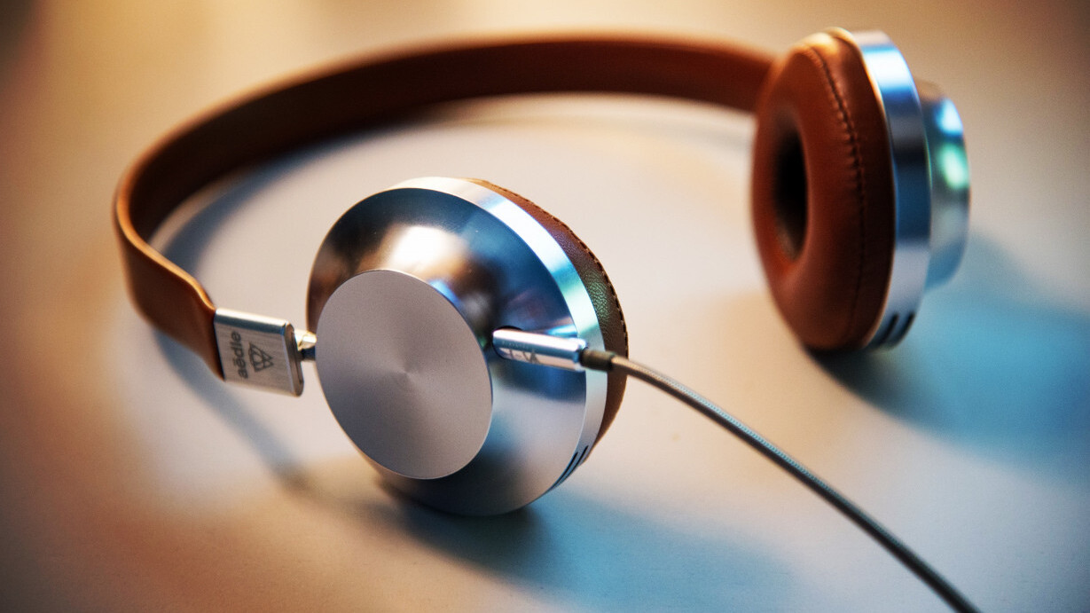 The death of the headphone jack is annoying even at 33,000 ft