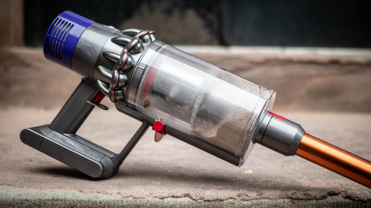 Review: Dyson’s Cyclone V10 vacuum is $500 overkill, but I love it anyway