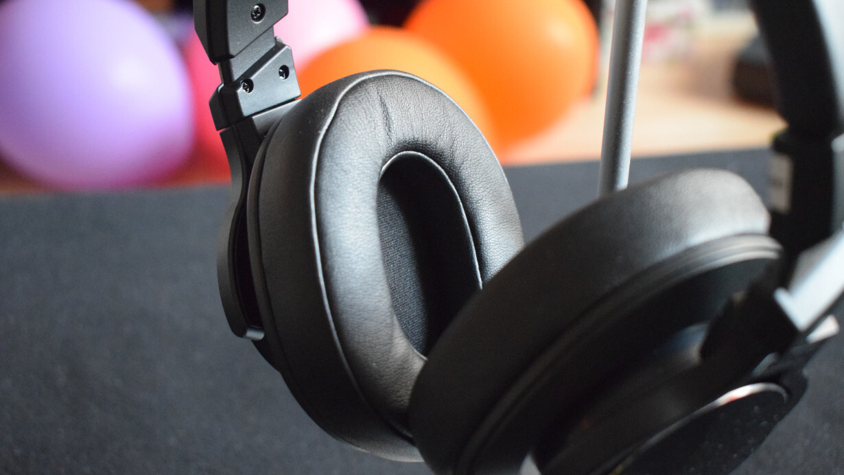 Review: The Mixcder E8 headphones offer noise-cancellation and a long battery life on a budget