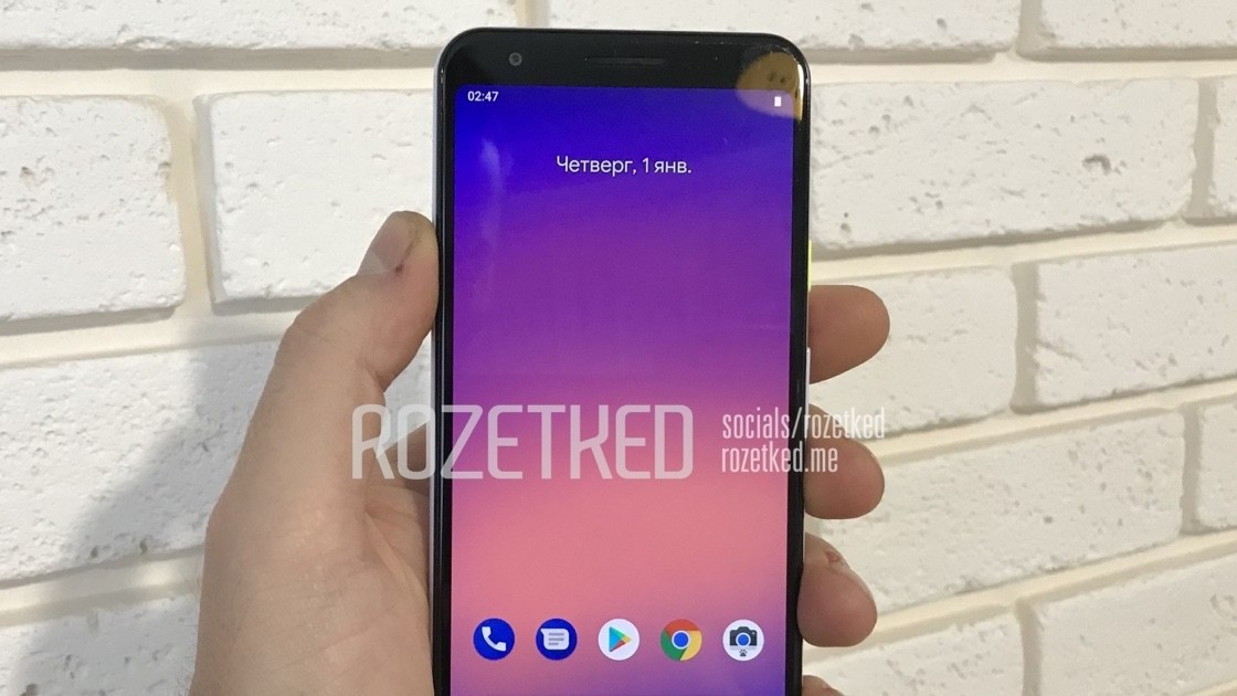 Here’s your first glimpse at the mid-range Pixel 3 with a plastic body and headphone jack