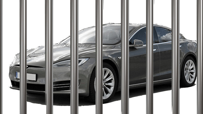 Police can remotely drive your stolen Tesla into custody