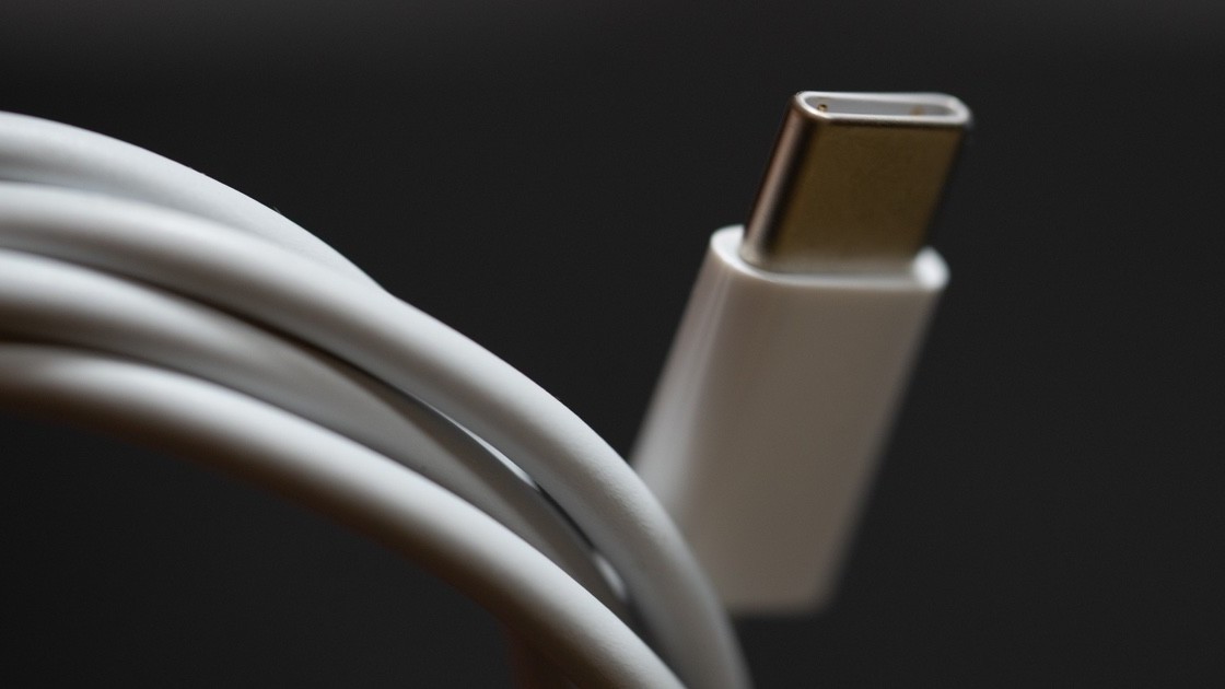 Google wants Android phone makers to use the same USB-C standard for fast charging