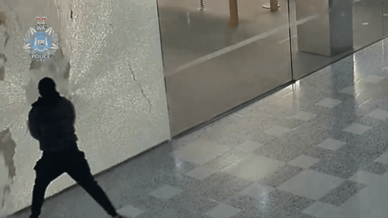 Watch: Sledgehammer-wielding goons jack $300k in goods from two Apple Stores