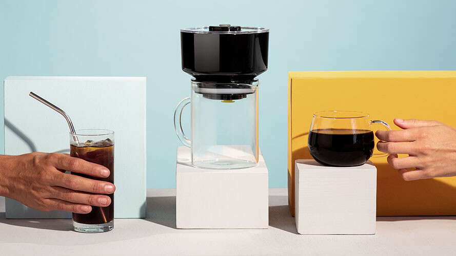 Hot coffee lover? Cold brew fan? The FrankOne does both drinks at lightning speed