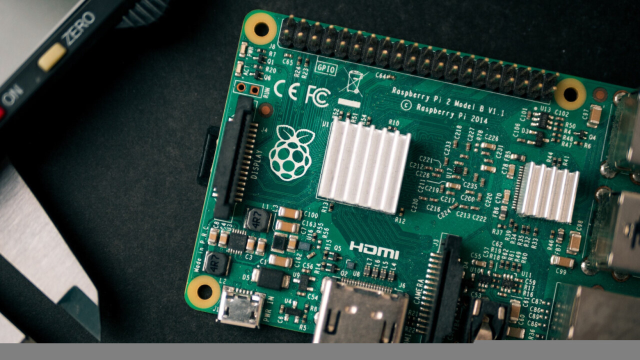 This super bundle explains the Raspberry Pi and how to build and program your own robots