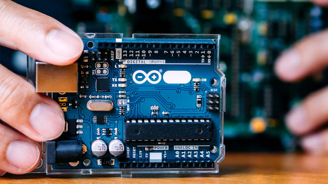 This Arduino and ESP32 training will have you building a galaxy of IoT devices for under $25