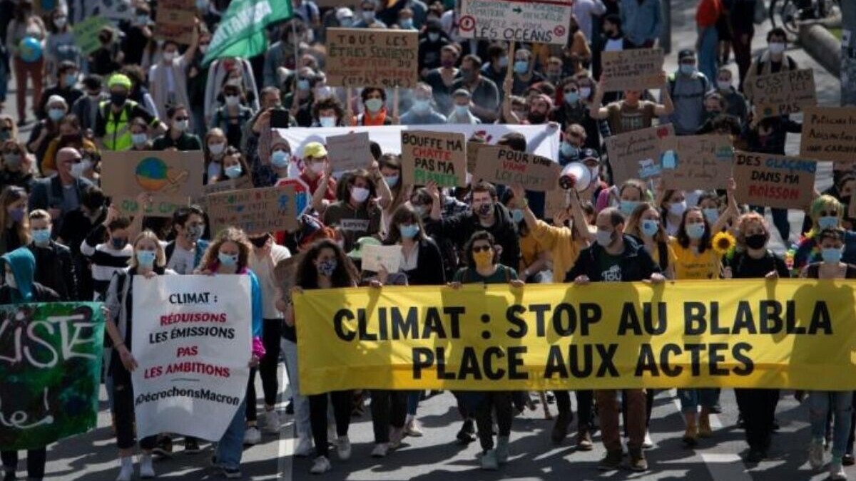 Macron’s climate law banning domestic flights isn’t enough, say green groups