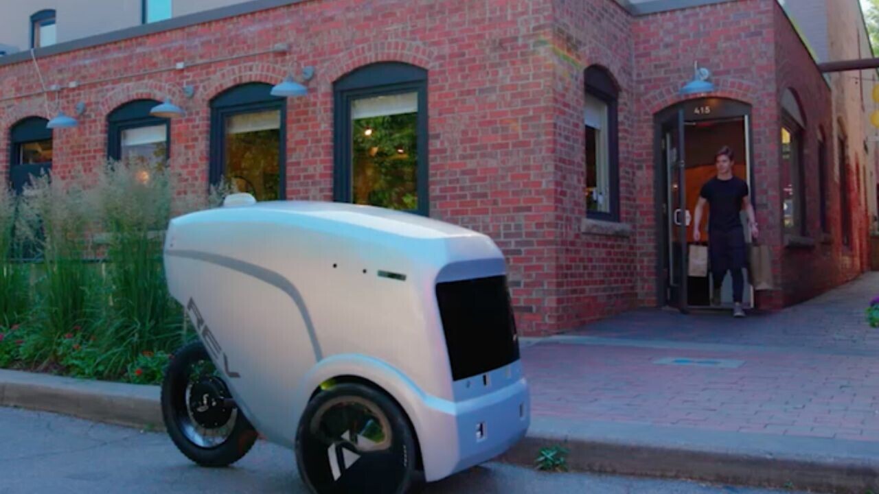 These cute robots are now delivering pizza across Austin, Texas