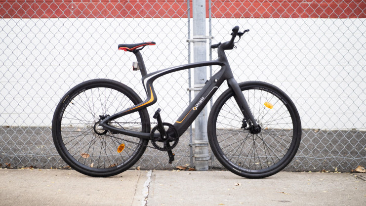 Hands-on: Urtopia’s 13 kg carbon fiber ebike promises big smarts