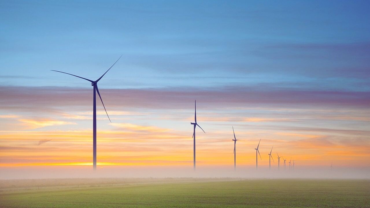 UK at risk of lagging behind EU and US in clean energy investment race