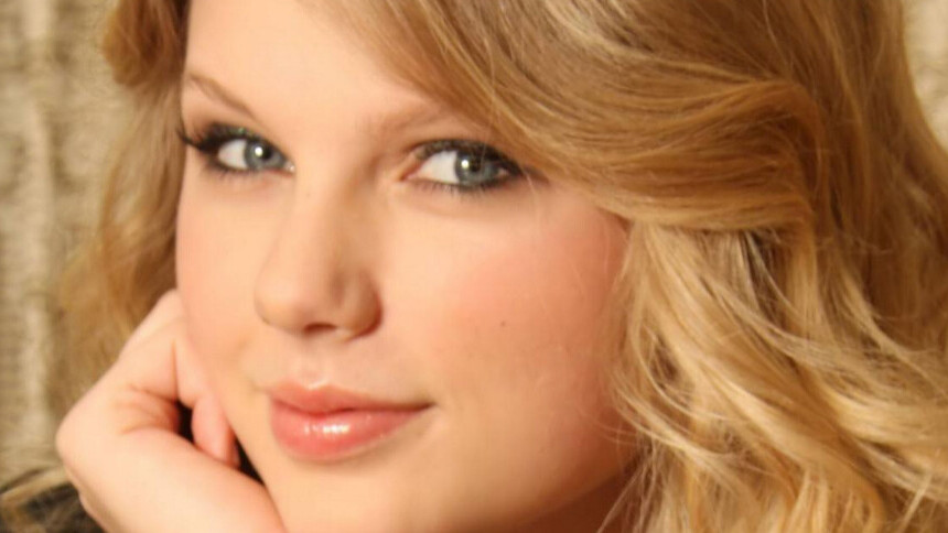 4Chan rigs “Taylor Swift Sing on Your Campus” contest which could see her performing at a DEAF school.