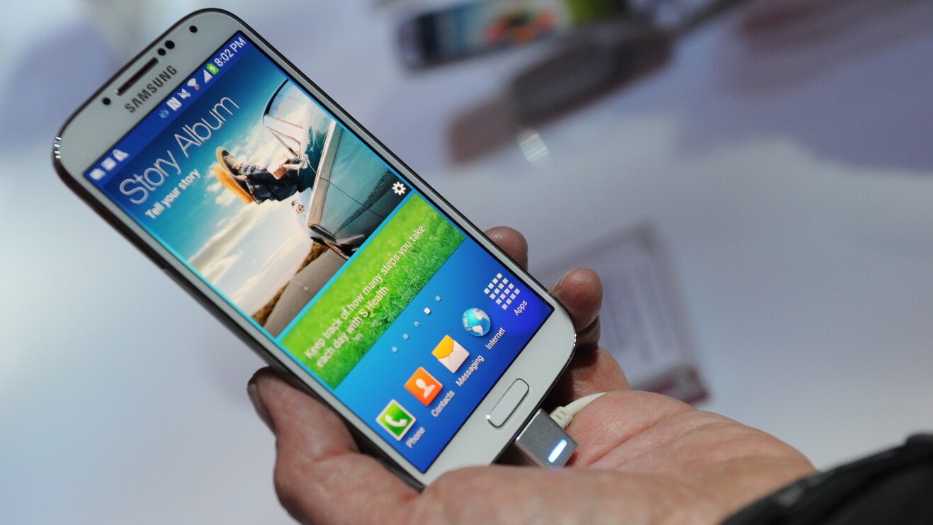 TELUS, Virgin Mobile and Bell open pre-orders for the Samsung Galaxy S4 in Canada