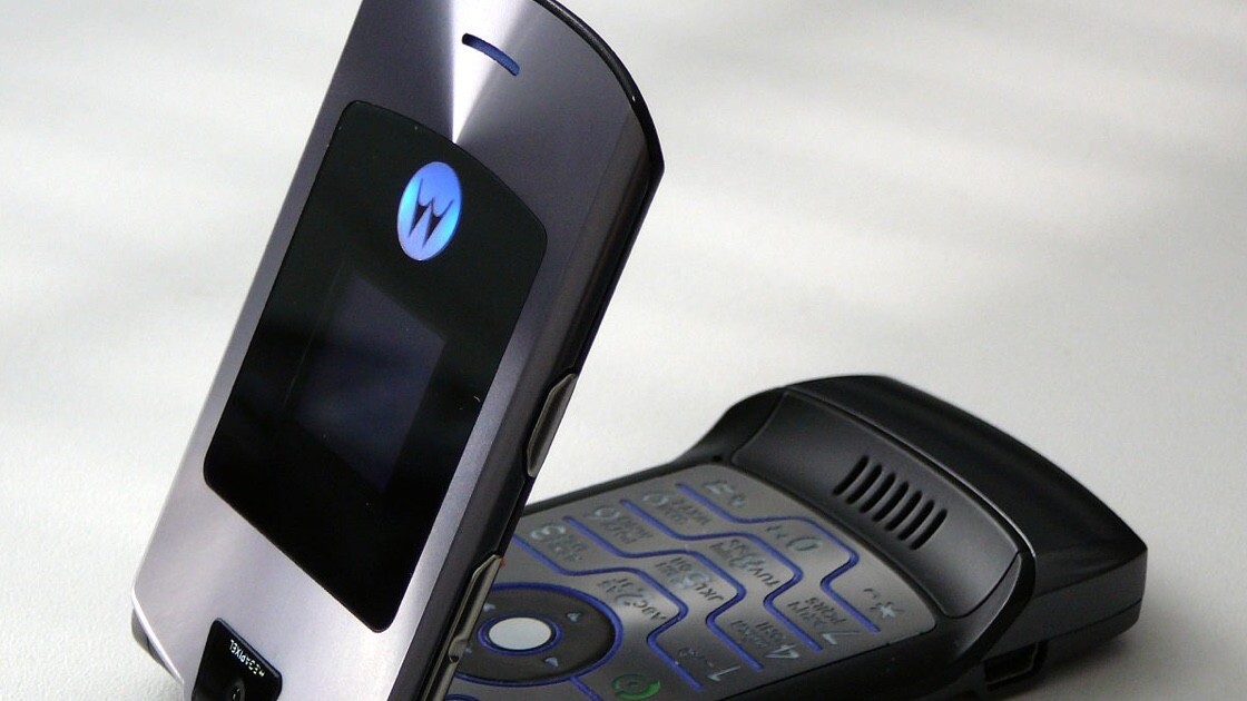 Motorola might bring the sexy back with a foldable Razr phone this February