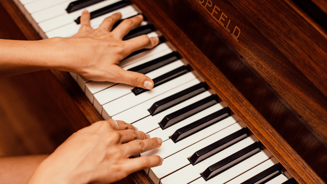 This AI generates music from silent piano performances
