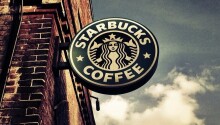 Starbucks now selling Square’s mobile card readers in its 7,000 stores across the US Featured Image