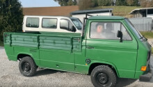 Watch these crazy Germans put a Tesla motor in a vintage VW truck