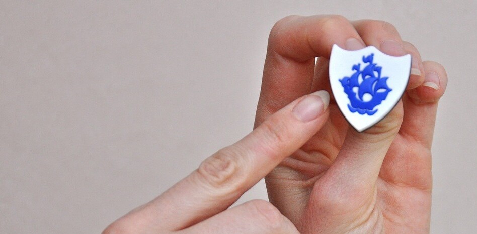 Apple’s Jony Ive receives the greatest accolade in UK children’s TV: A golden Blue Peter badge
