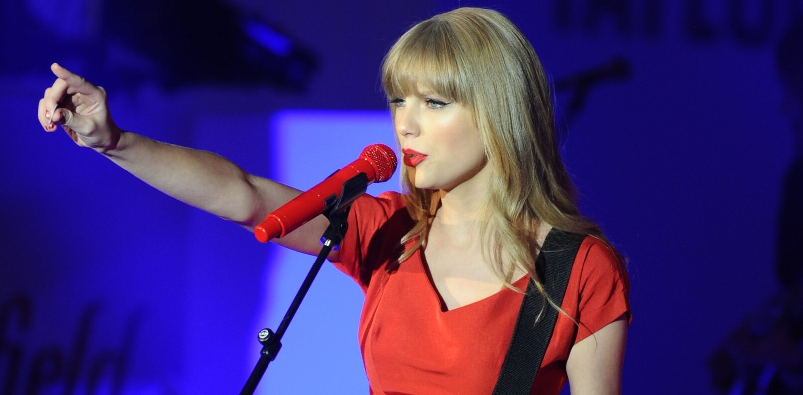 Taylor Swift hits out at Apple Music in a short, powerful blog post