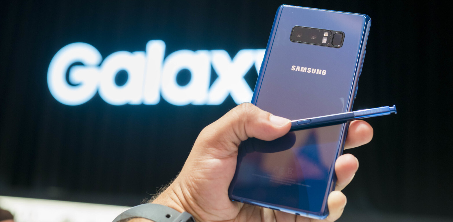 Samsung reportedly plans to abandon free phone chargers next year
