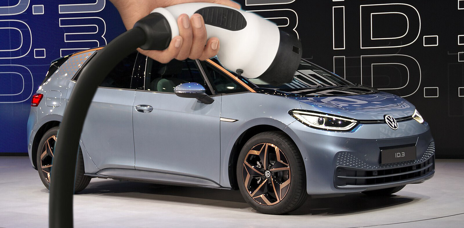 VW wants its EVs to become part of the power grid when charging