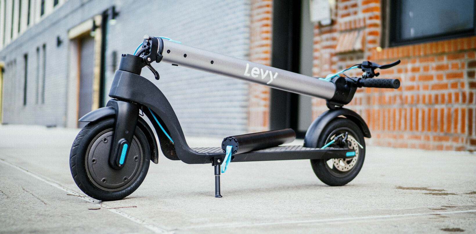 Review: The Levy electric scooter packs swappable batteries and thoughtful design for $499