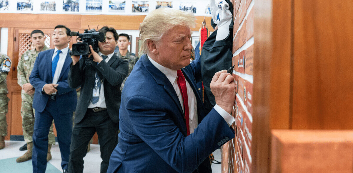 Trump contracts Peter Thiel-backed startup to build his (virtual) border wall