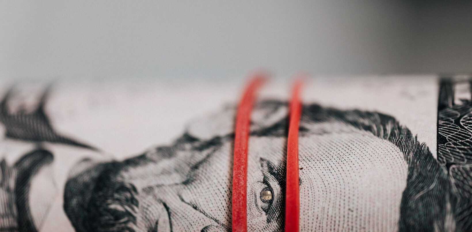 NASDAQ 100 sits on nearly $1T in cash — and we’ve got the charts to prove it