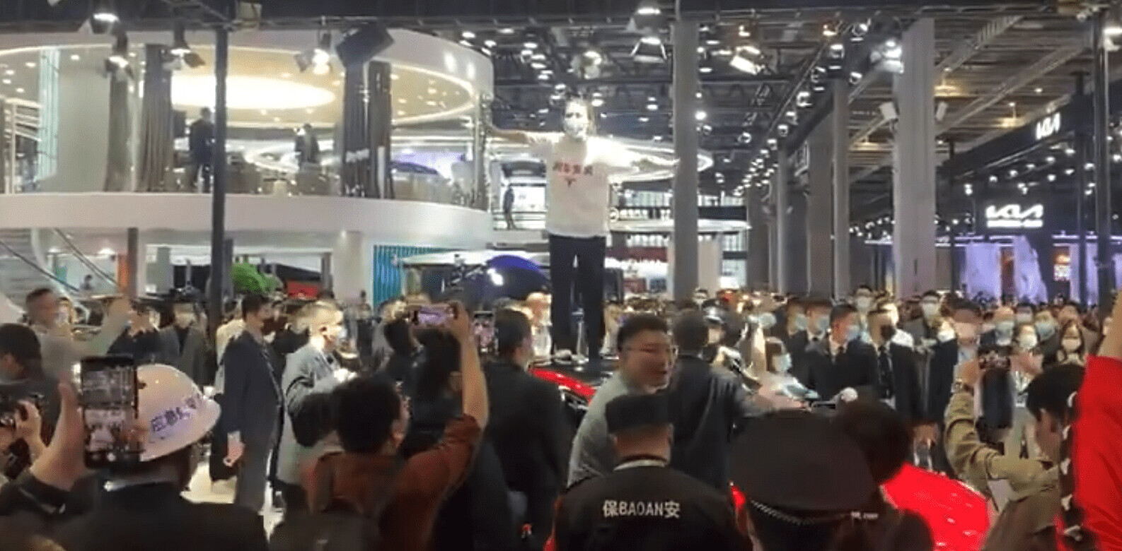 Tesla faces protesters over brake failures at Auto Shanghai