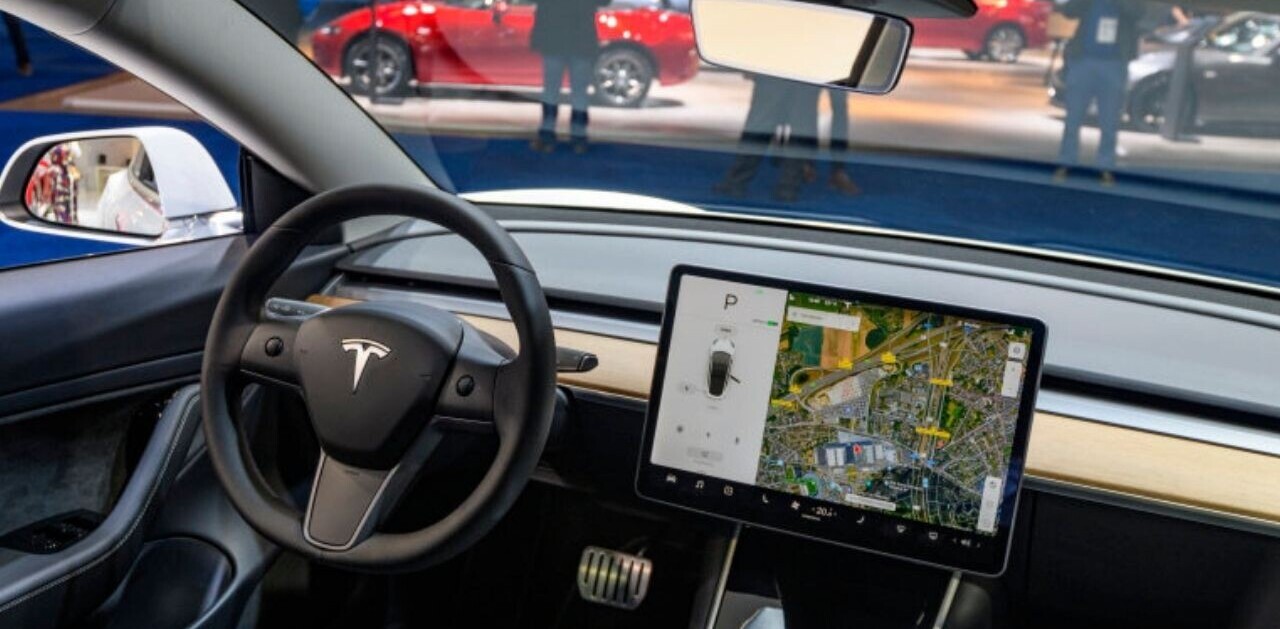 Finally! Tesla starts using cabin cameras to monitor drivers using Autopilot