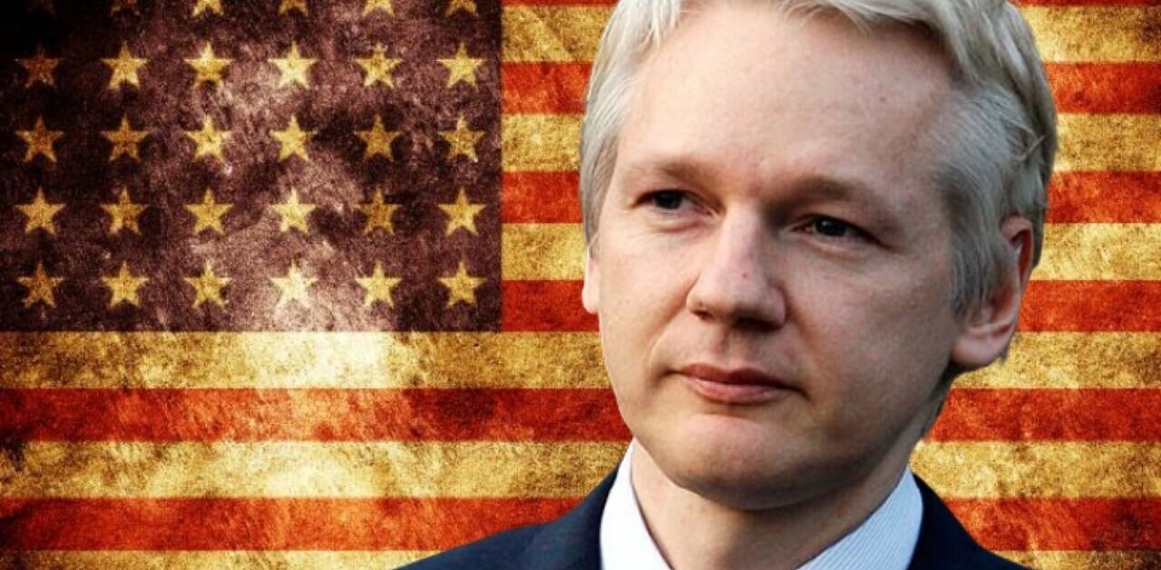 Julian Assange can be extradited to US, British judges rule