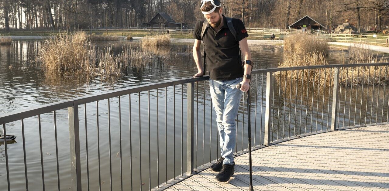 ‘Digital bridge’ between brain and spine enables paralysed man to walk again