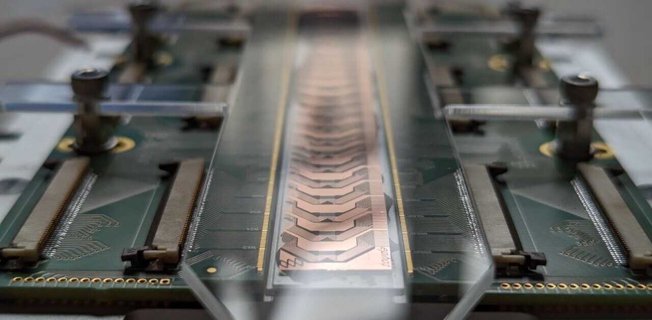 Milan startup opens world-first production facility for glass-based quantum photonic chips