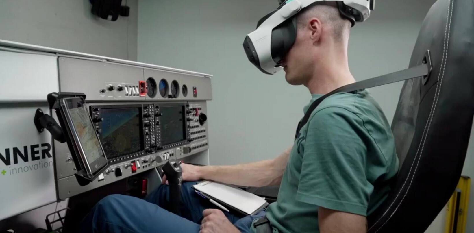 EU approves first mixed reality flight simulator for pilot training
