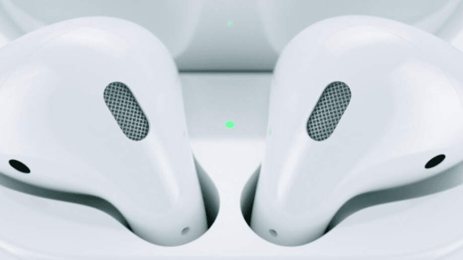 Apple execs defend removal of ‘dinosaur’ headphone jack