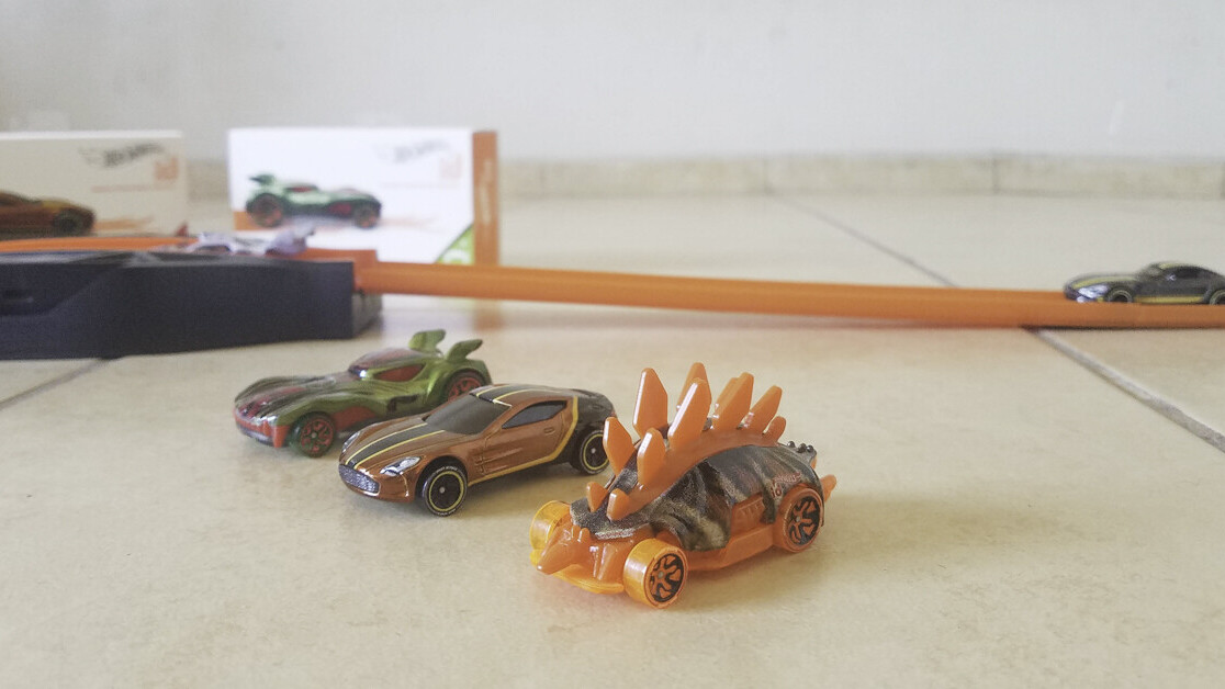 Review: Hot Wheels id makes the perfect STEM gift for kids with iPads