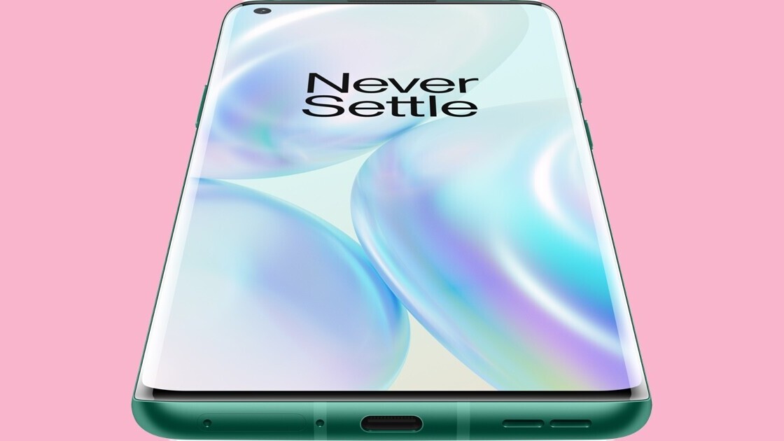 Some OnePlus 8 Pro users are complaining about problems with their displays