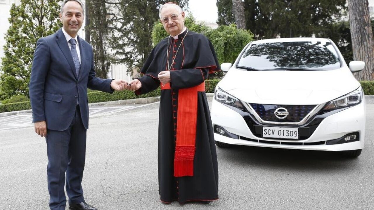 Dear EV makers, the pope doesn’t need ANY MORE electric popemobiles