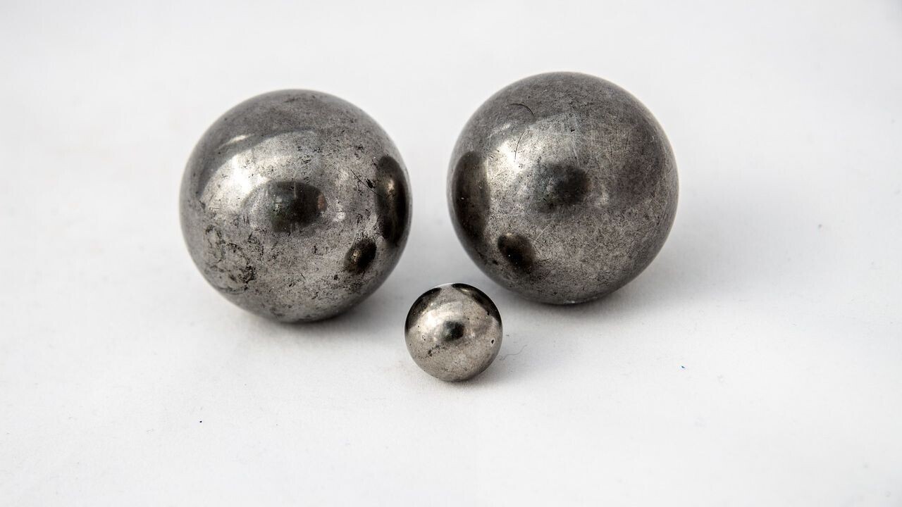 Dutch students use iron balls for safe hydrogen storage and transport