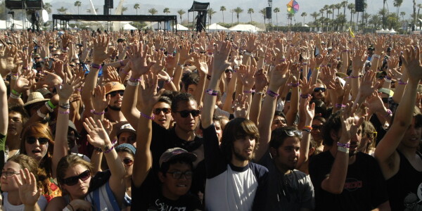 A look at Coachella and Wrigley’s new Twitter Campaign