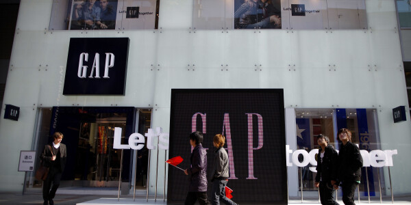 On Twitter, big brands like The Gap struggle to keep up with customer service