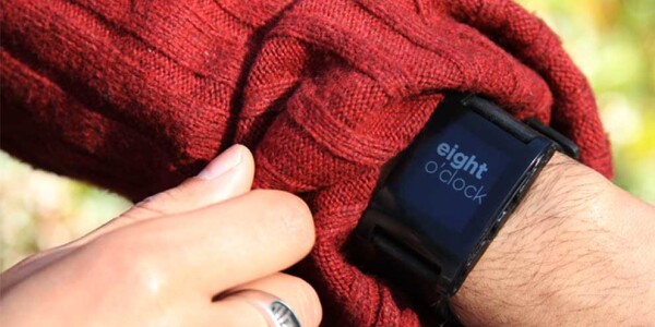 First Pebble smartwatches begin shipping to Kickstarter backers amid supply and app delays