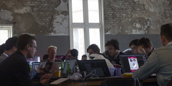 8 things to know before working with an offshore dev team