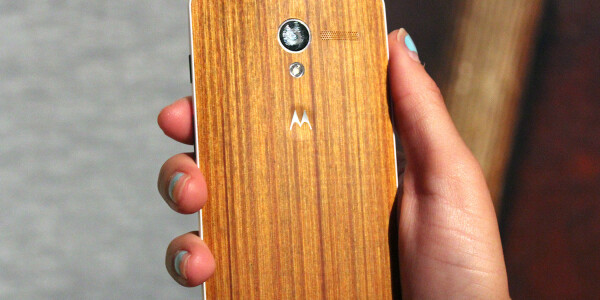 Motorola teases beautiful oak and rosewood-backed Moto X devices, shipping in Q4
