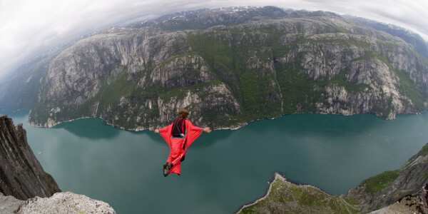 Invest in life experiences: Why you should buy less crap to be happier in life