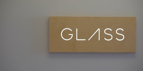 Google Glass update adds support for all contacts, switching between Hangouts, email and SMS