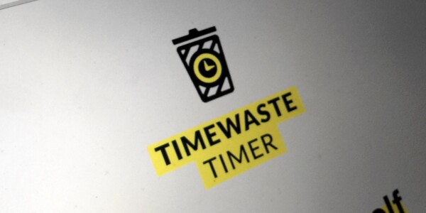 Timewaste Timer charges you $1 for every hour you waste on Facebook