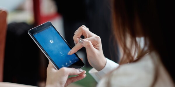 Why your brain wants to check Facebook every 31 seconds – and how you can stop it